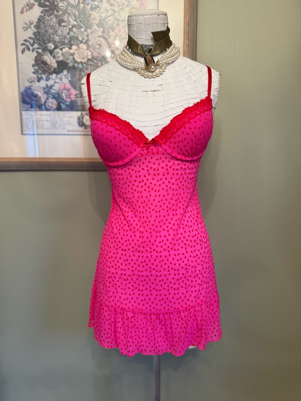 🎀 Y2K Victoria’s Secret Vintage Pink & Red Heart Underwire Chemise - 34C